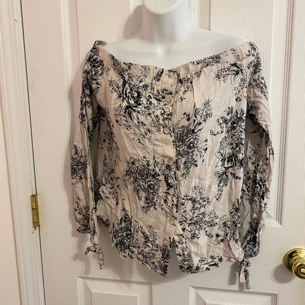 Ivy and Main Blouse